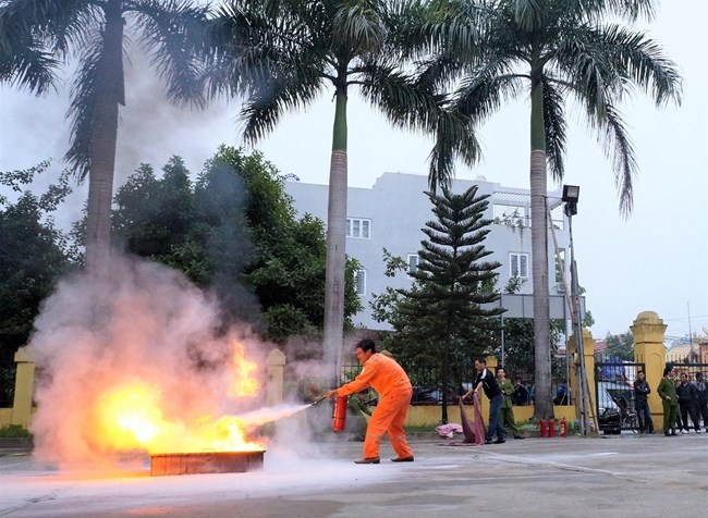 Công ty Điện lực Thanh Hóa tăng cường giải pháp phòng cháy chữa cháy trong hoạt động sản xuất kinh doanh (21/10/2022)